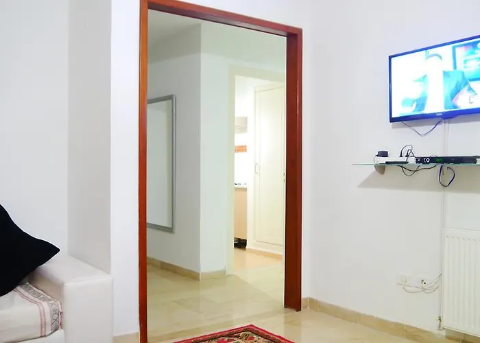 Pet friendly Downtown Sunny & Calm Full Apartment - Aouina Tunis